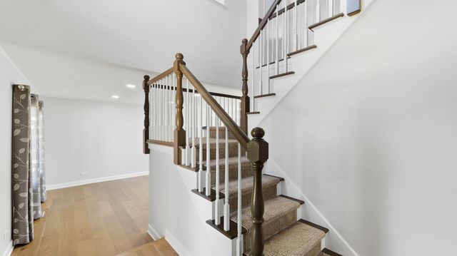 7 Pheasant Court, Woodridge, IL 60517