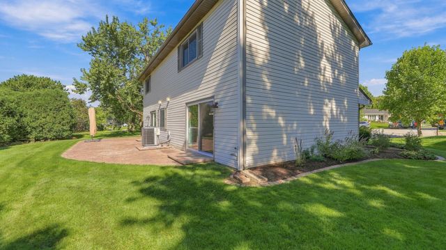 7 Pheasant Court, Woodridge, IL 60517
