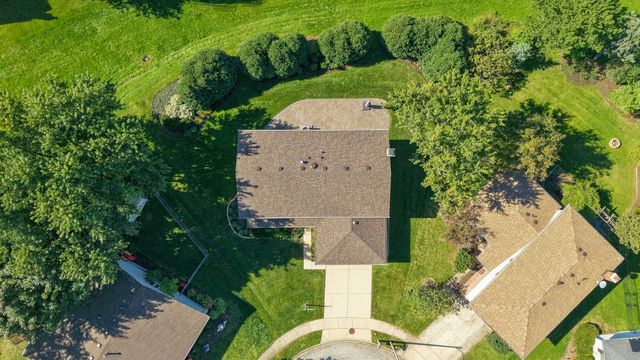 7 Pheasant Court, Woodridge, IL 60517