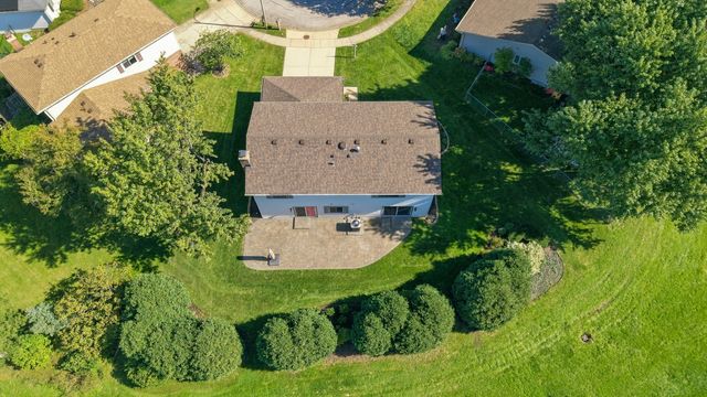 7 Pheasant Court, Woodridge, IL 60517