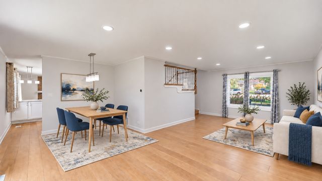 7 Pheasant Court, Woodridge, IL 60517