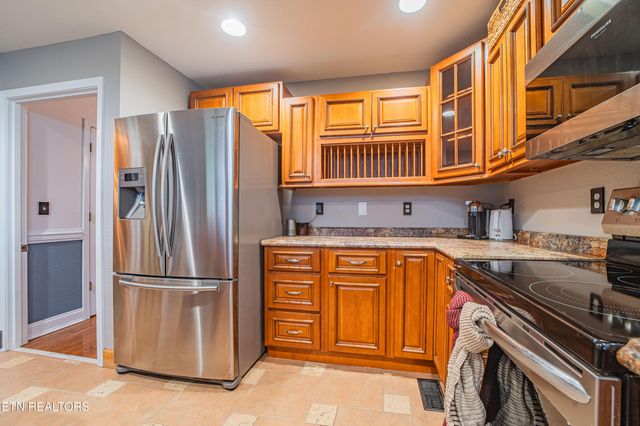 1736 Demory Rd, Lafollette, TN 37766