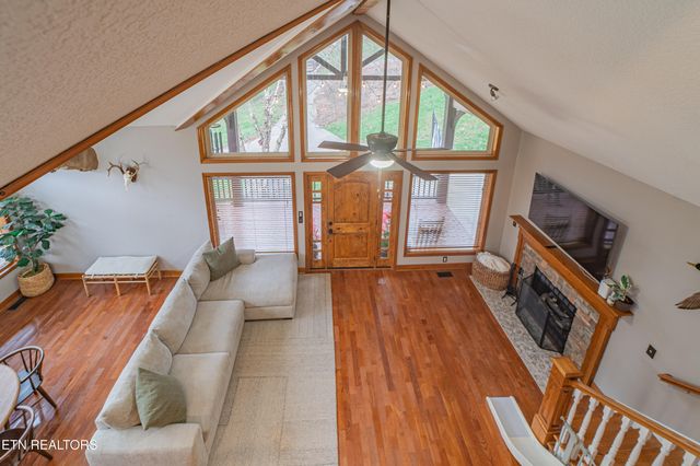 1736 Demory Rd, Lafollette, TN 37766