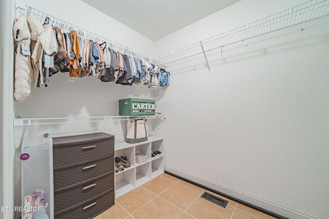 1736 Demory Rd, Lafollette, TN 37766