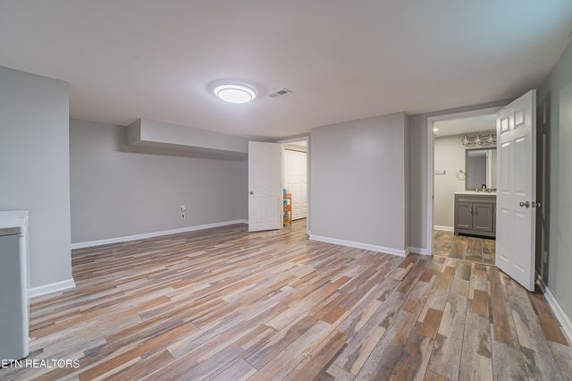 1736 Demory Rd, Lafollette, TN 37766