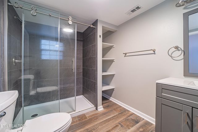 1736 Demory Rd, Lafollette, TN 37766