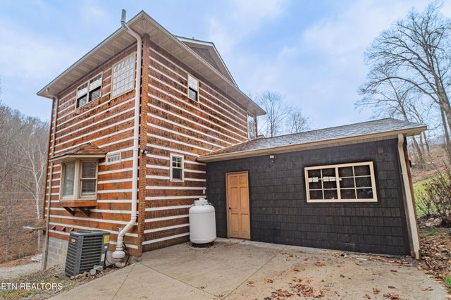 1736 Demory Rd, Lafollette, TN 37766