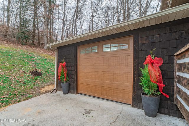 1736 Demory Rd, Lafollette, TN 37766