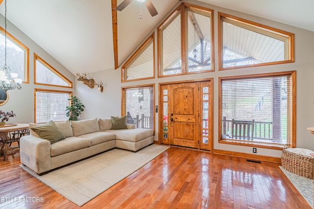 1736 Demory Rd, Lafollette, TN 37766