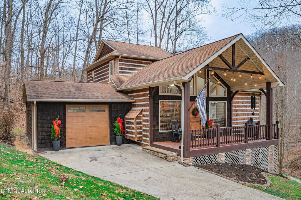 1736 Demory Rd, Lafollette, TN 37766