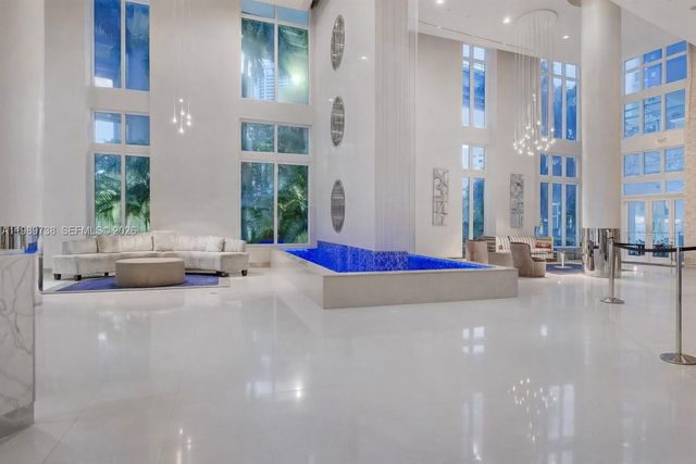 41 SE 5th St 1505, Miami, FL 33131