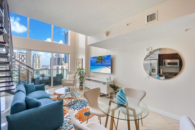 41 SE 5th St 1505, Miami, FL 33131