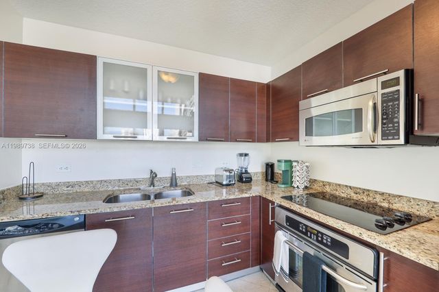 41 SE 5th St 1505, Miami, FL 33131