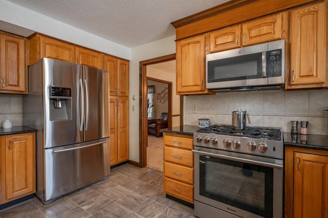 4 Lisa Drive, Nashua, NH 03062