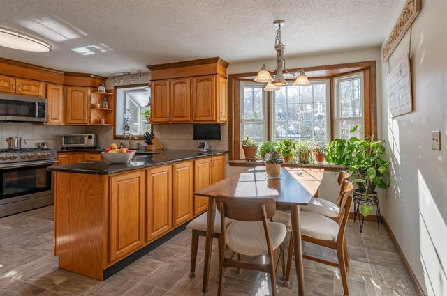 4 Lisa Drive, Nashua, NH 03062