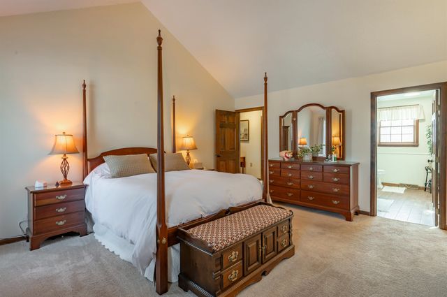 4 Lisa Drive, Nashua, NH 03062