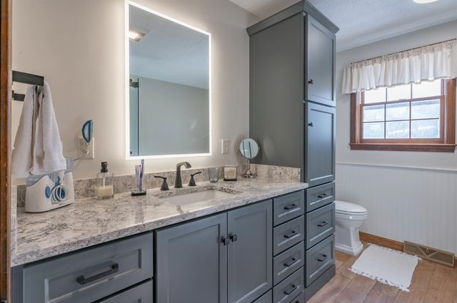 4 Lisa Drive, Nashua, NH 03062