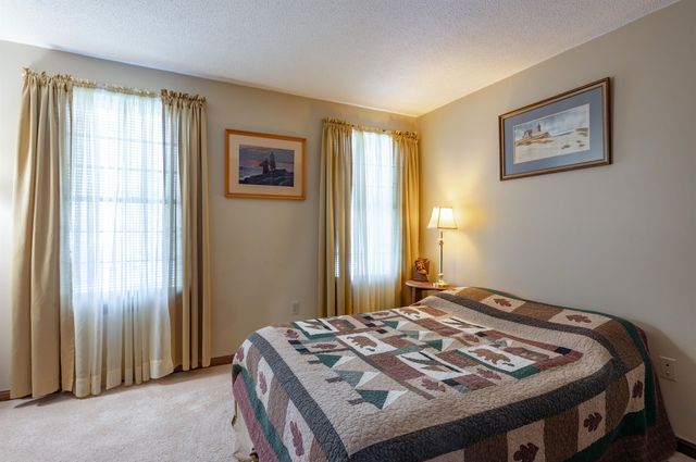 4 Lisa Drive, Nashua, NH 03062