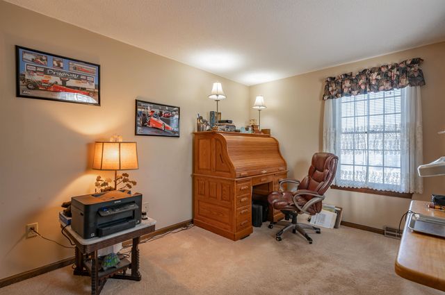 4 Lisa Drive, Nashua, NH 03062