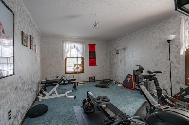 4 Lisa Drive, Nashua, NH 03062