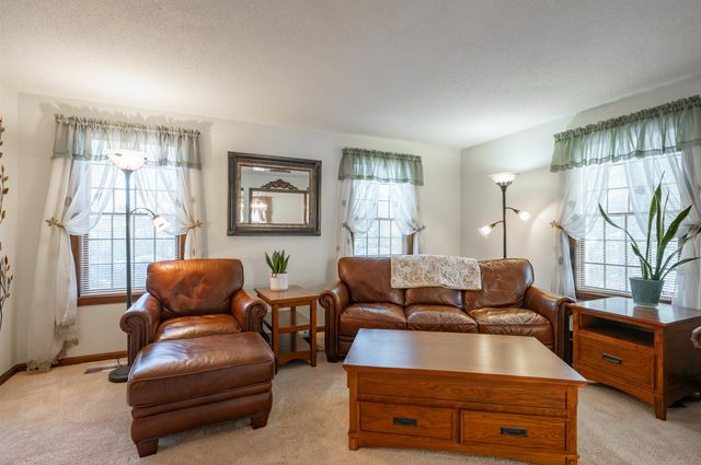 4 Lisa Drive, Nashua, NH 03062