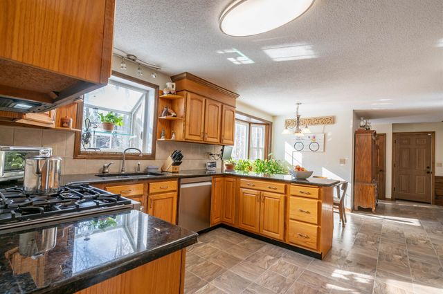 4 Lisa Drive, Nashua, NH 03062