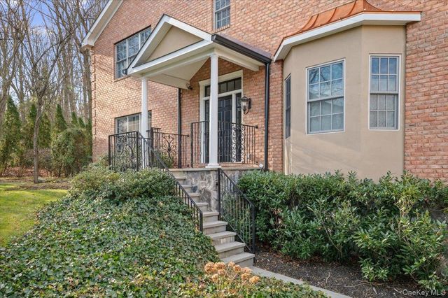 32 The Preserve 32, Woodbury, NY 11797