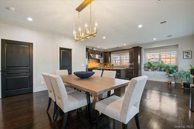 32 The Preserve 32, Woodbury, NY 11797