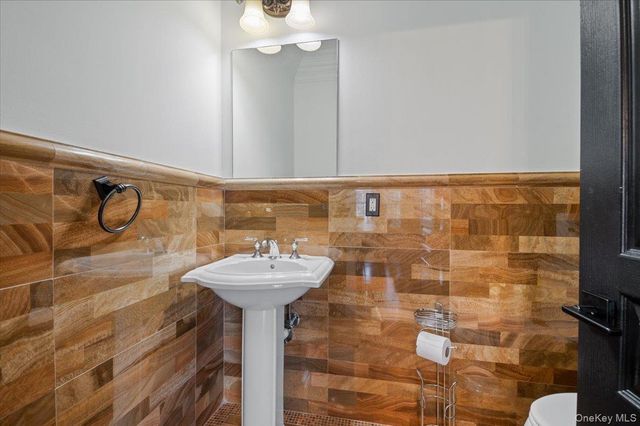 32 The Preserve 32, Woodbury, NY 11797