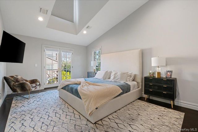 32 The Preserve 32, Woodbury, NY 11797