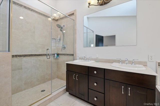 32 The Preserve 32, Woodbury, NY 11797