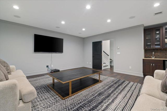 32 The Preserve 32, Woodbury, NY 11797