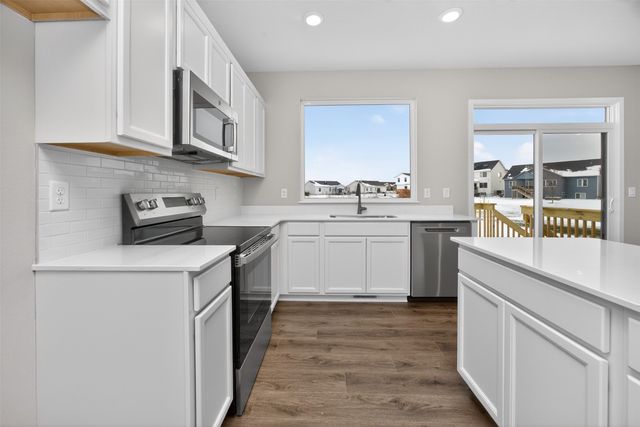 16530 Bentwood Drive, Urbandale, IA 50323