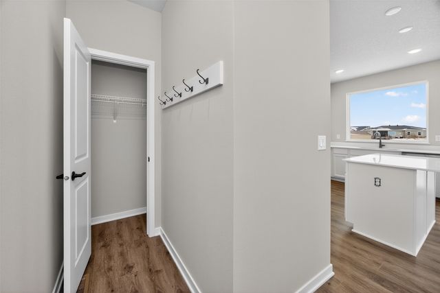 16530 Bentwood Drive, Urbandale, IA 50323