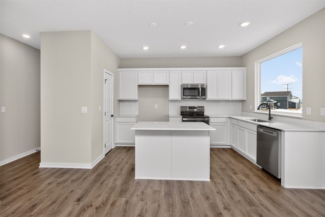 16530 Bentwood Drive, Urbandale, IA 50323