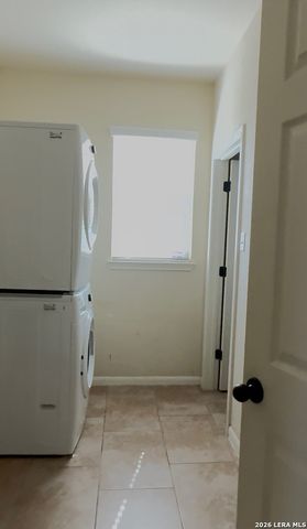 9010 Phoenix, Converse, TX 78109