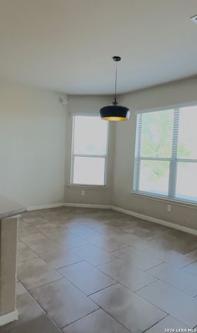 9010 Phoenix, Converse, TX 78109
