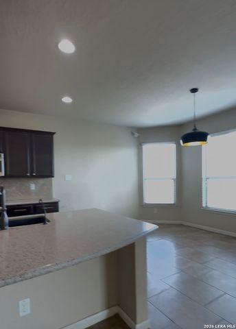 9010 Phoenix, Converse, TX 78109