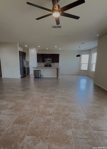 9010 Phoenix, Converse, TX 78109