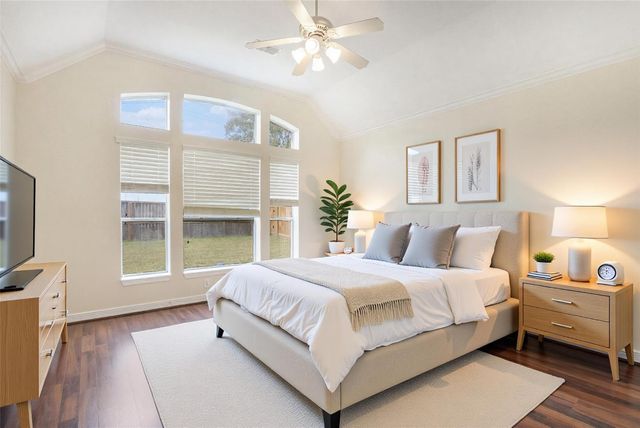 240 Kettering Lane, League City, TX 77573