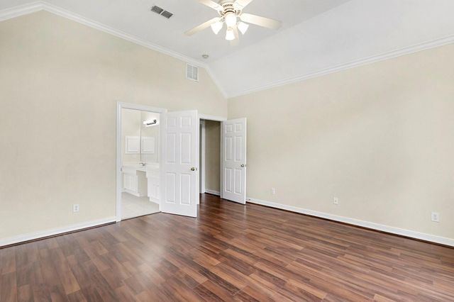 240 Kettering Lane, League City, TX 77573