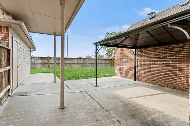 240 Kettering Lane, League City, TX 77573