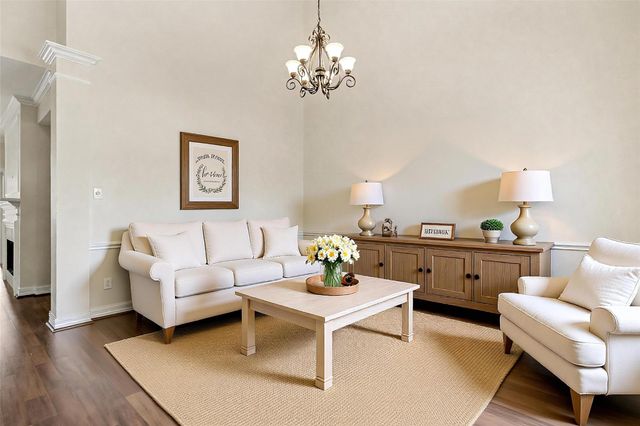 240 Kettering Lane, League City, TX 77573