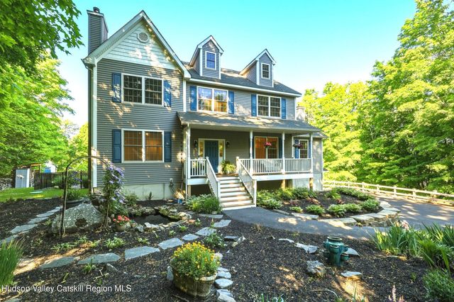 27 Hawleys Corners Road, Highland, NY 12528