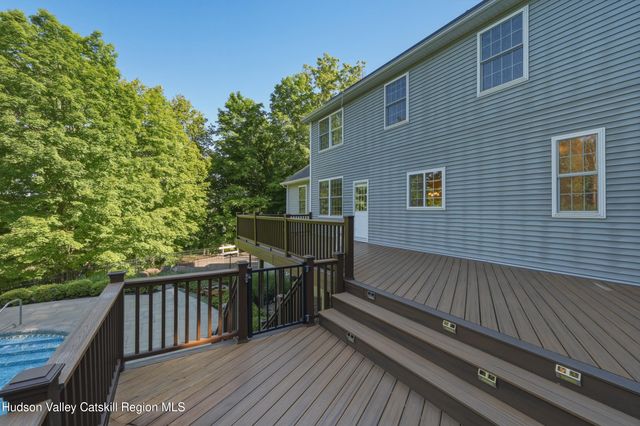 27 Hawleys Corners Road, Highland, NY 12528