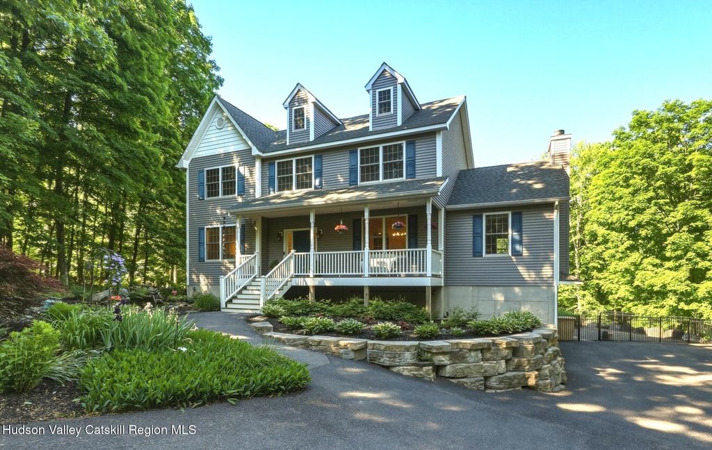 27 Hawleys Corners Road, Highland, NY 12528