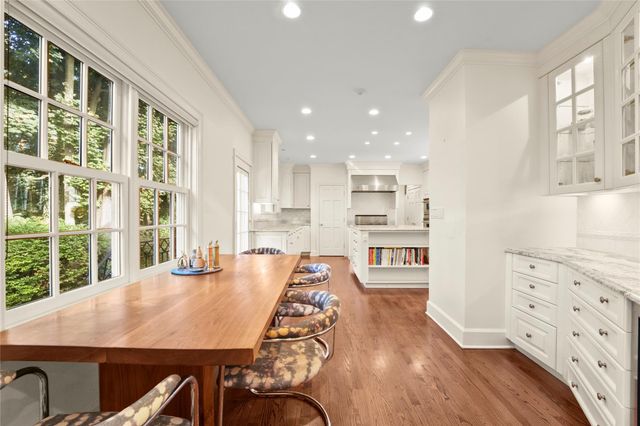 25 Moore Road, Bronxville, NY 10708