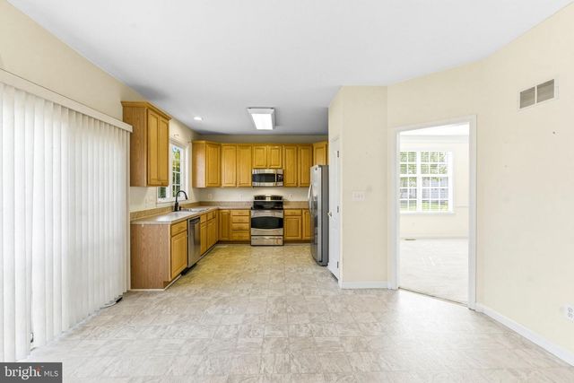 313 LEWISBURG LN, Martinsburg, WV 25403
