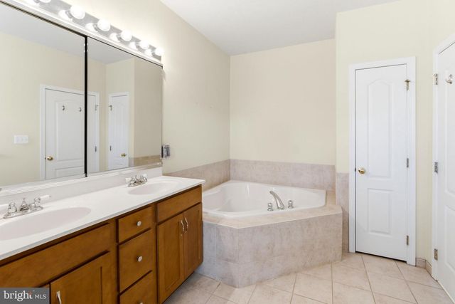 313 LEWISBURG LN, Martinsburg, WV 25403