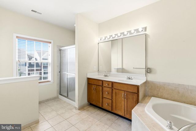 313 LEWISBURG LN, Martinsburg, WV 25403